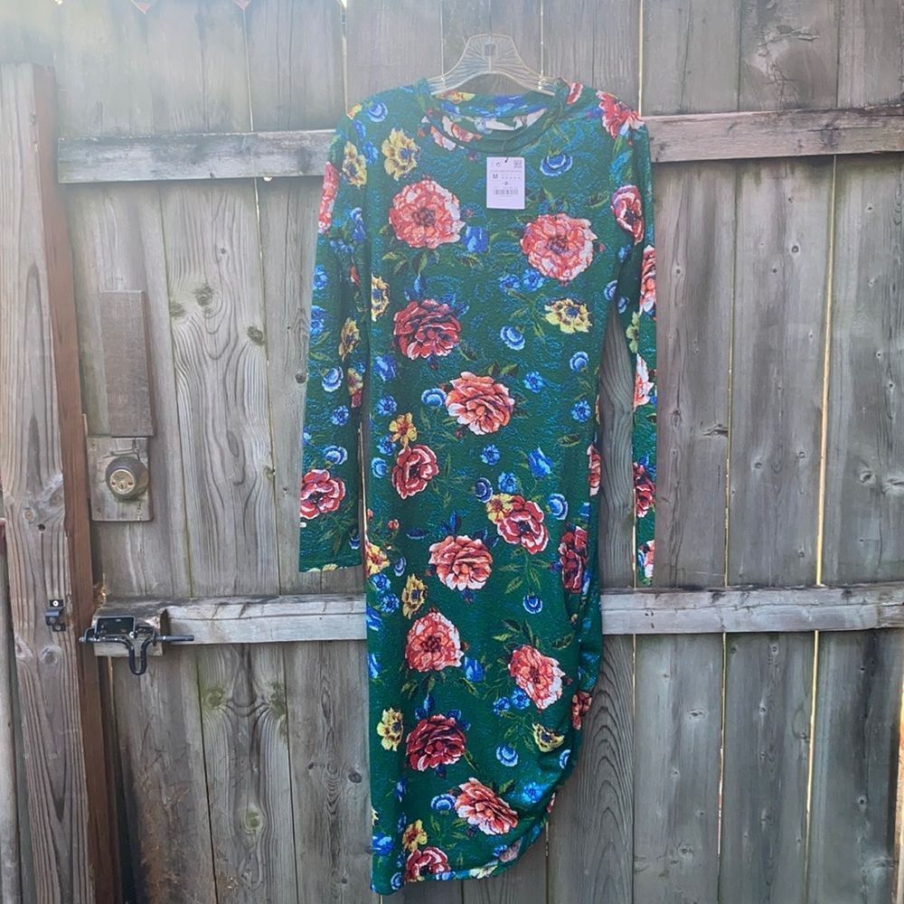 Zara floral dress sz. M NWT